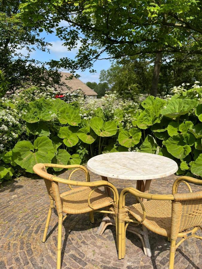Bed And Breakfast Stinzenflora Cornjum Bagian luar foto